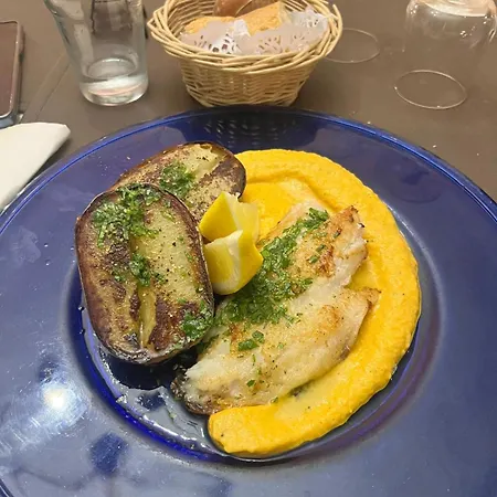 Les Mimosas 2*