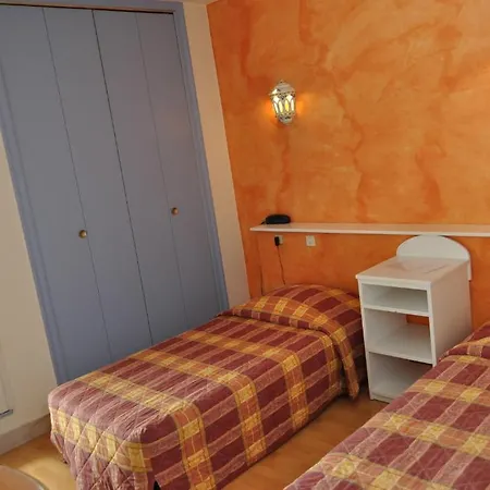 Les Mimosas Hotel 2*